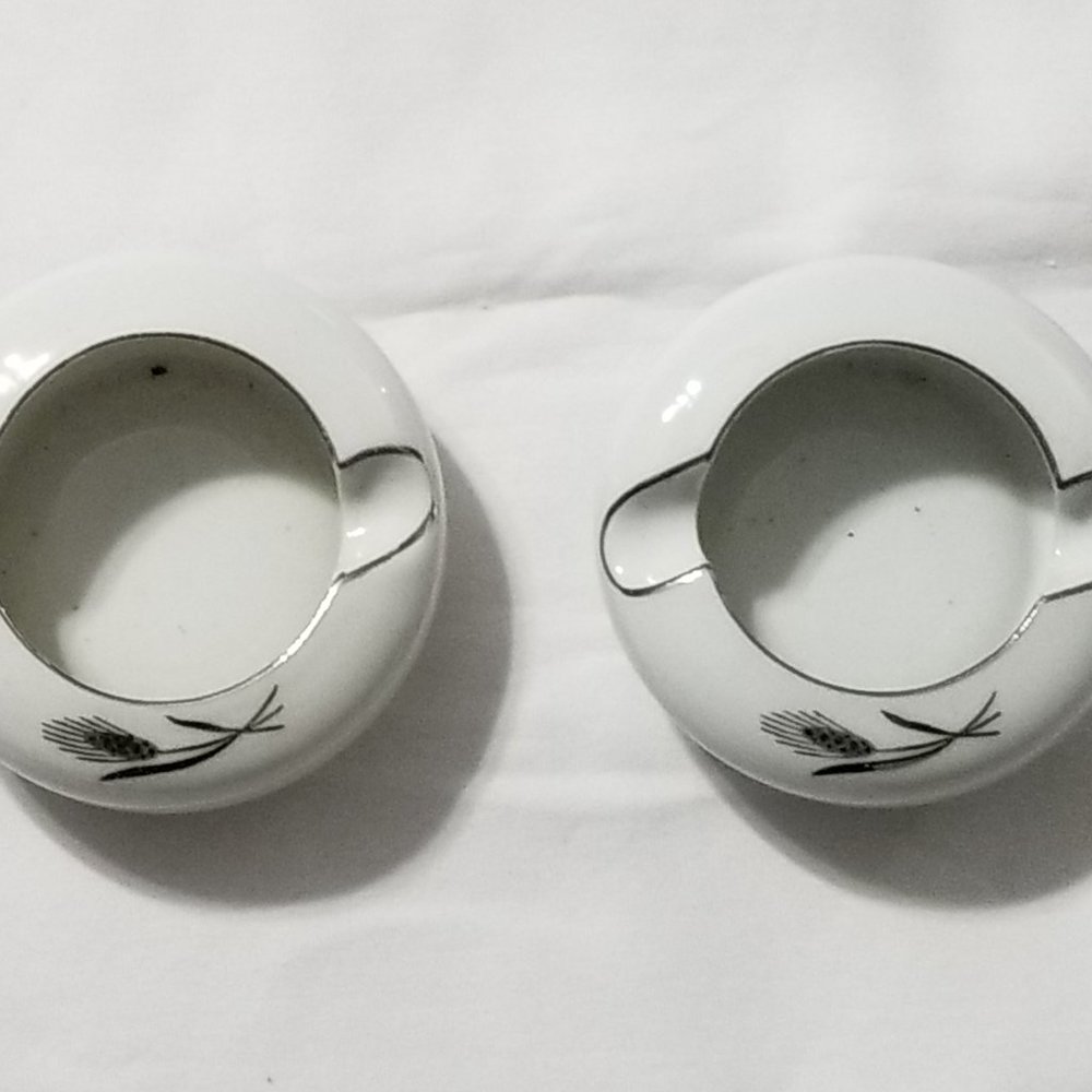 2 Fukagawa Arita Wheat Hand Painted Ashtray